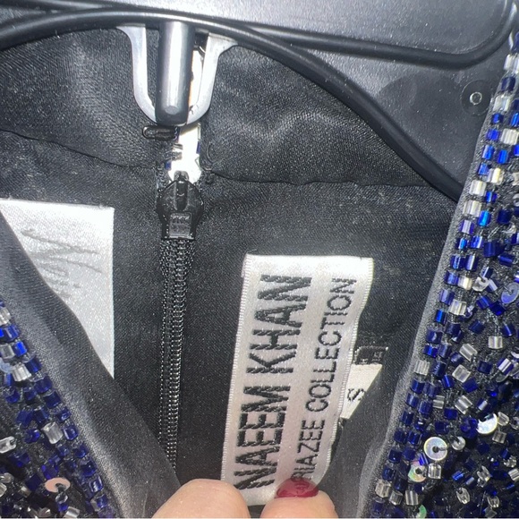 NEIMAN MARCUS Naeem Khan Riazee Navy blue sequined sleeveless top. - Picture 4 of 7